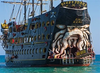 Alanya Big Kral Piratenbootfahrt - Alanya excursions | TourMoni